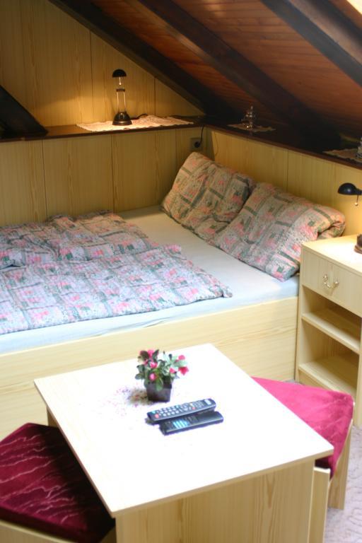 Pension U Vlasku Karlovy Vary Phòng bức ảnh